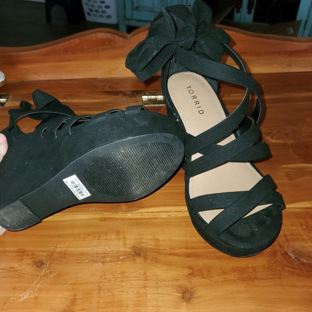 Tie wedges